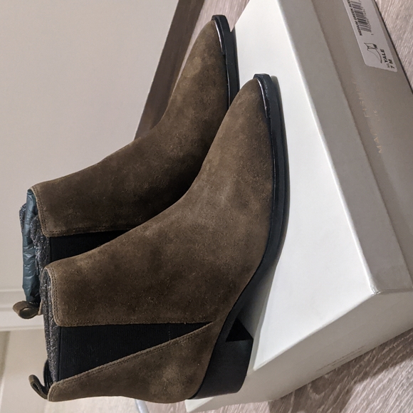 Marc Fisher Shoes - NWT Marc Fisher Yale Medium Green Suede Chelsea Boot SIZE 7